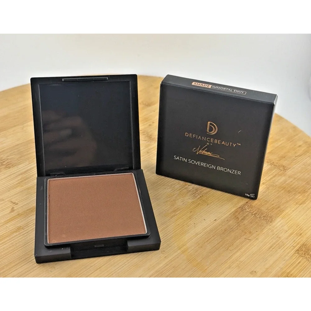 Defiance Beauty Satin Sovereign Bronzer Immortal Envy Matte Bronzer 7.5g Vegan N